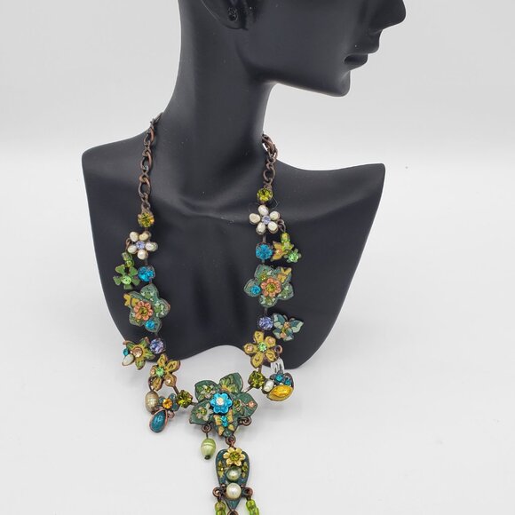 Vintage Floral Statement Necklace - Picture 6 of 7